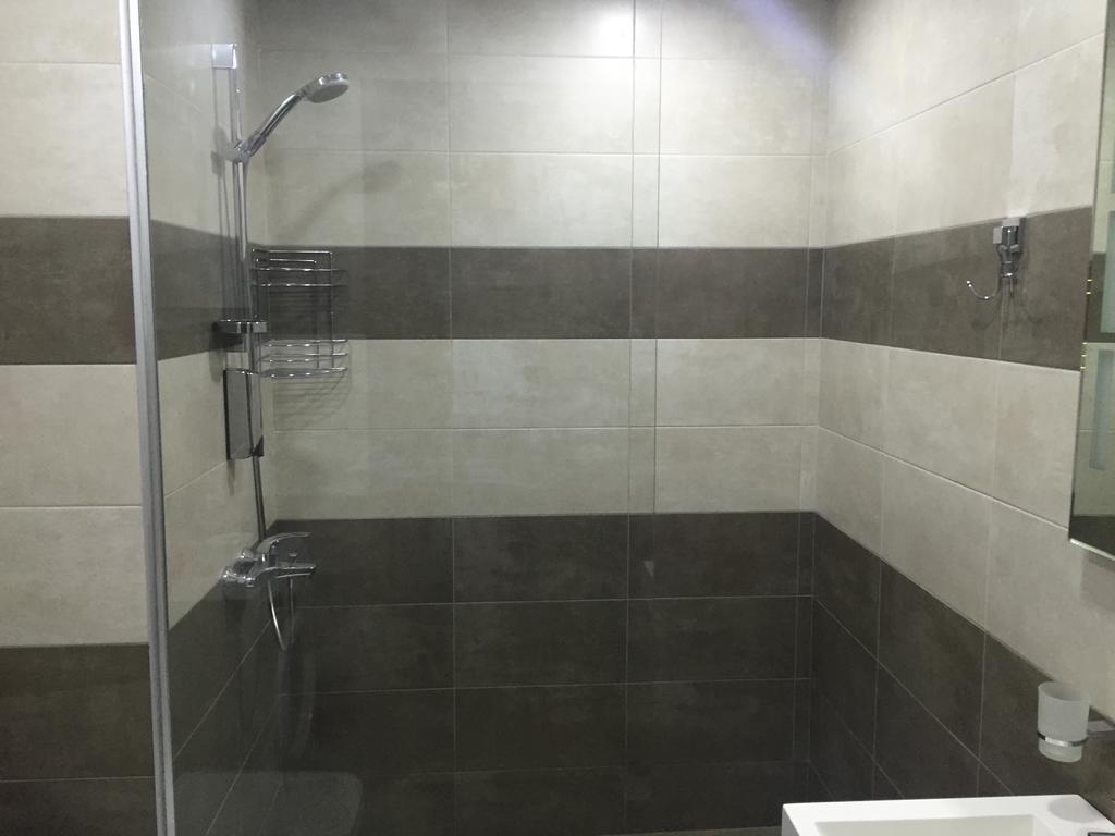 Sea Towers 2 Room Apartment 巴统 外观 照片